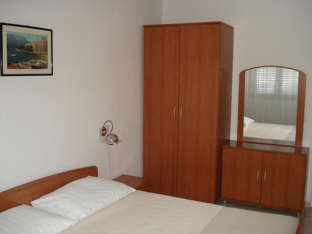 Apartments Luka Корчула Экстерьер фото